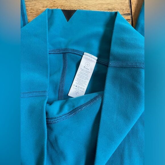 IVIVVA/LuLuLemon teal Blue High-Waisted Leggings; size 12 (will fit size small) - Picture 4 of 9